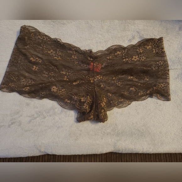 Lacy boyshort panties - Picture 3 of 3